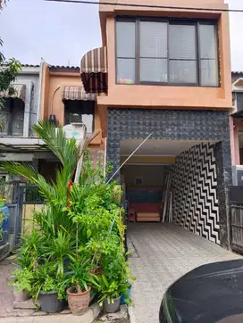 Dijual Rumah 2 Lt di Taman Royal 1 Tangerang.