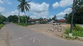 Tanah Pandowoharjo, 5 Menit Masjid Suciati