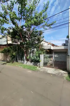 Dijual rumah tua di Kelapa Nias, Kelapa Gading