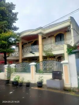 Rumah second tanah luas posisi hook dalam komplek pondok bambu