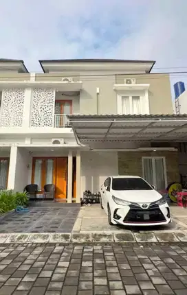 Rumah modern 2 lantai dalam perumahan one gate system dekat UNISA,UMY