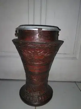Gendang antik ukiran