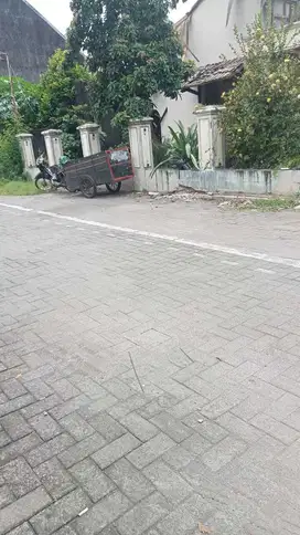 TANAH STRATEGIS DIPOGUNG BARU DEKAT KAMPUS UGM DAN JL KALIURANG YOGYA