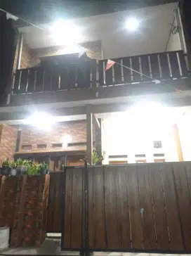 OVER KREDIT/DIJUAL Cepat (BU) RUMAH 2,5 Lantai di TAMAN KRAKATAU