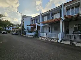 Di Sewakan Rumah Gading Nirwana XII. kosongan, 2 Lantai. Kelapa Gading