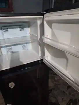 Kulkas showcase freezer minus dan rusak