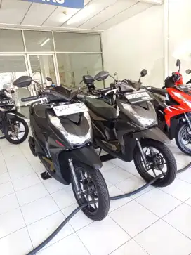 Km 10 Ribu  Mulus Honda Beat Deluxe tahun 2023 Hitam doff