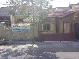 Disewakan rumah di komplek Perumahan Mojoroto Indah