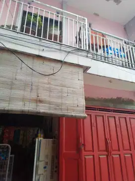 Dijual rumah beserta toko masih aktif