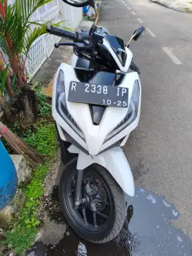 Honda Vario 125 CBS ISS ( Tipe Tertinggi)
