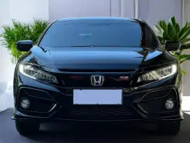 Honda Civic 1.5 RS TURBO Hacthback AT
Th : 2020