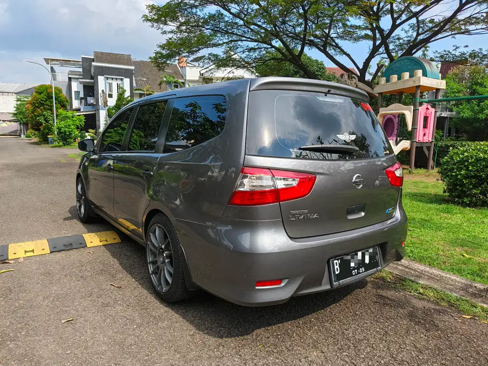 Nissan Grand Livina SV 2015 LOW KM