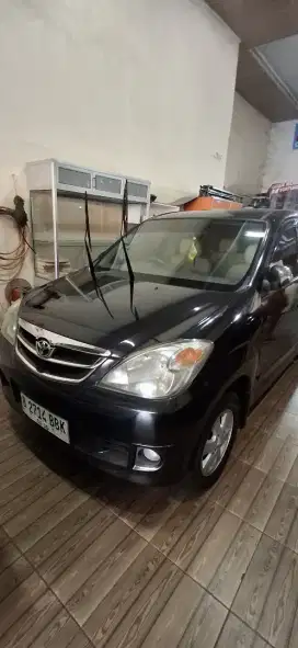 TOYOTA AVANZA 2010 G MT