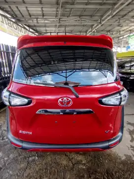 Toyota Sienta V At metik 2019