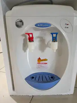 Jual dispenser agak bocor kalau nyala air panasnya