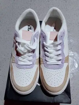 Di jual cepat!!! Banting hargaa..Sepatu wanita masih baru 100% grace