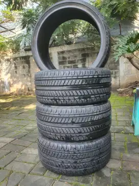 Ban Falken 215/35 r18