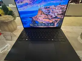 Laptop Asus Zenbook UX5304M