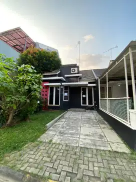Disewakan Rumah Siap Huni, semi furnished + AC + Pompa Air