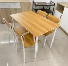 SET MEJA MAKAN LAMIRA PUTIH