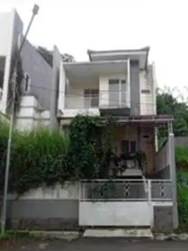 DILELANG Rumah Murah siap huni SHM di Komplek Sunrise Hill Residence