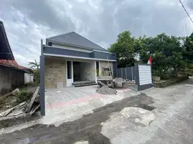 RUMAH SIAP HUNI MODERN TANAH LUAS, DEKAT BLUE LAGON JOGJA