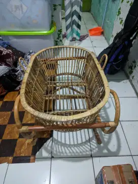 Ayunan rotan bayi tanpa kasur