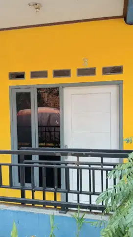 Rumah dikontrakan plus AC di Kp. Makasar Jakarta Timur