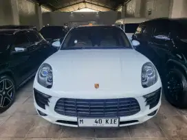Porsche macan 2.0L AT 2015