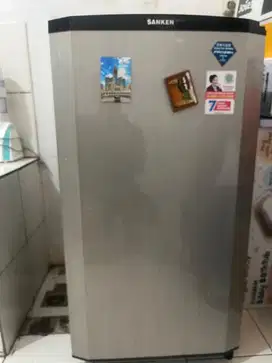 Dijual Kulkas Bekas merek Sanken