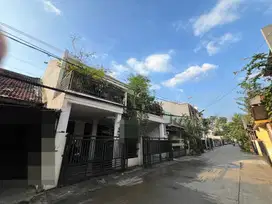 Di Jual Rumah Strategis di Cipinang Raya