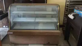 Showcase cake dingin