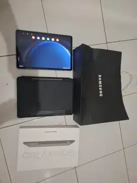 Samsung Tab S9 FE Wifi Only + Hardcase