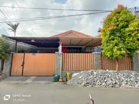 Rumah luas di candi gebang condongcatur
