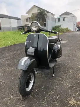 Vespa P150 Strada