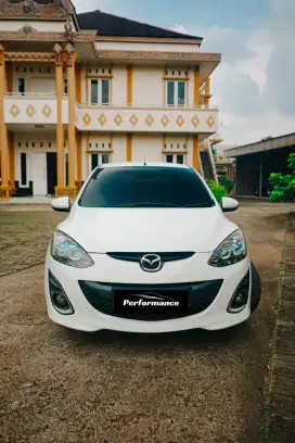 MAZDA 2 R HB 1.5 L AT 2013