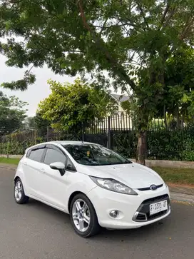 Ford Fiesta 2012 S Automatic Putih