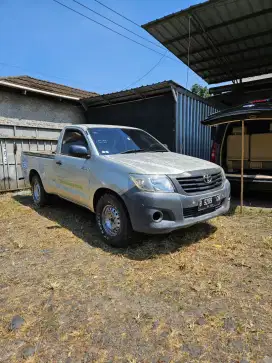 Toyota hilux pickup diesel solar 2013
