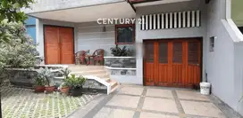 Rumah Modern Dekat Gerbang Toll Di Perumahan Taman Modern Cakung