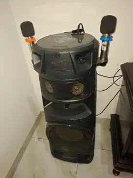 Sony MHC V83 D Karaoke plus 2 mic wireless