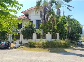 Rumah Bagus 2 Lantai, Hook dan Strategis, Pakuwon Indah, SBY