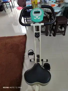 Jual sepeda statis fitnes merk exider bike bagus karena jarang dipakai