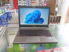 Laptop Fujitsu i5 Gen7 Ram 8Gb SSD 256Gb Garansi 6Bln