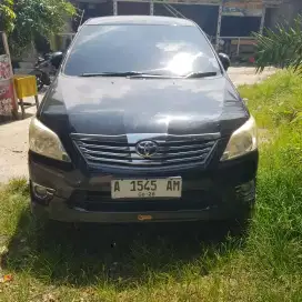 Jual mobil toyota innova luxury 2012