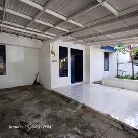 JUAL RUMAH FULL RENOVASI RAPI DAN SELANGKAH KE PASAR MODERN BSD