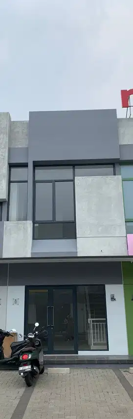 Ruko 2 lantai siap pakai lokasi super strategis ramai Anggrek Loka BSD