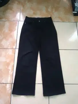BAGGY JEANS HITAM