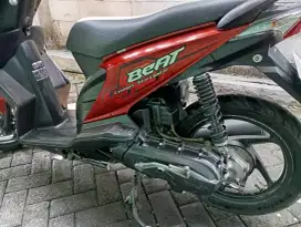 Honda Beat merah 2009 karbu