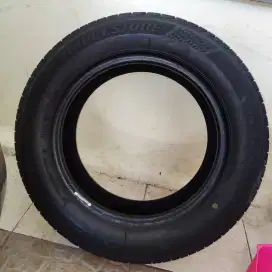 Ban R13 165/65 Bridgestone Turanza AR20