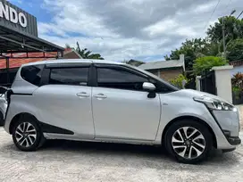 Sienta V Manual 2017 kilometer 80rban kondisi istimewa